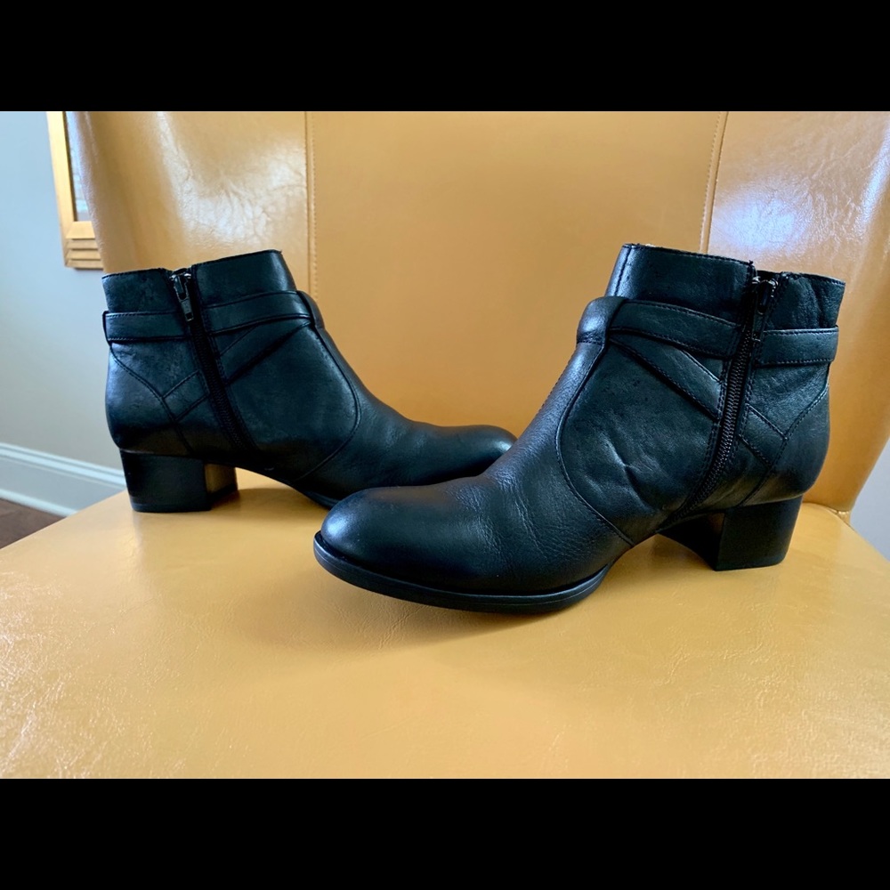Ladies Born booties